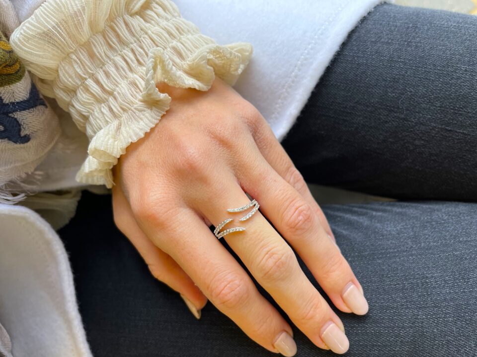 טבעת יהלומים פתוחה - זהב לבן 18 קראט. תכשיטי בר-דור