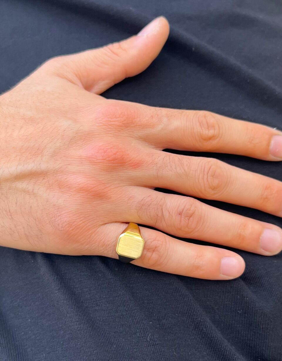 טבעת חותם זהב - בצורת מלבן. תכשיטי בר-דור