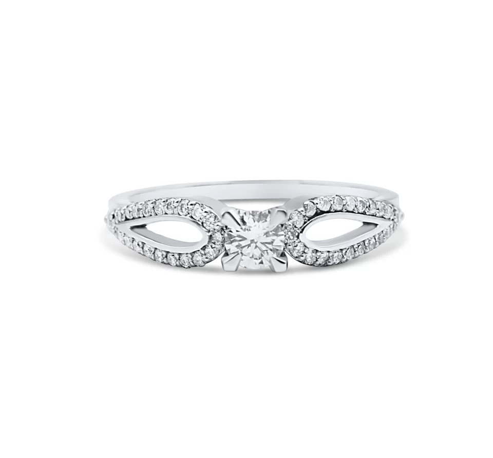 טבעת אירוסין משובצת יהלומים אמילי
