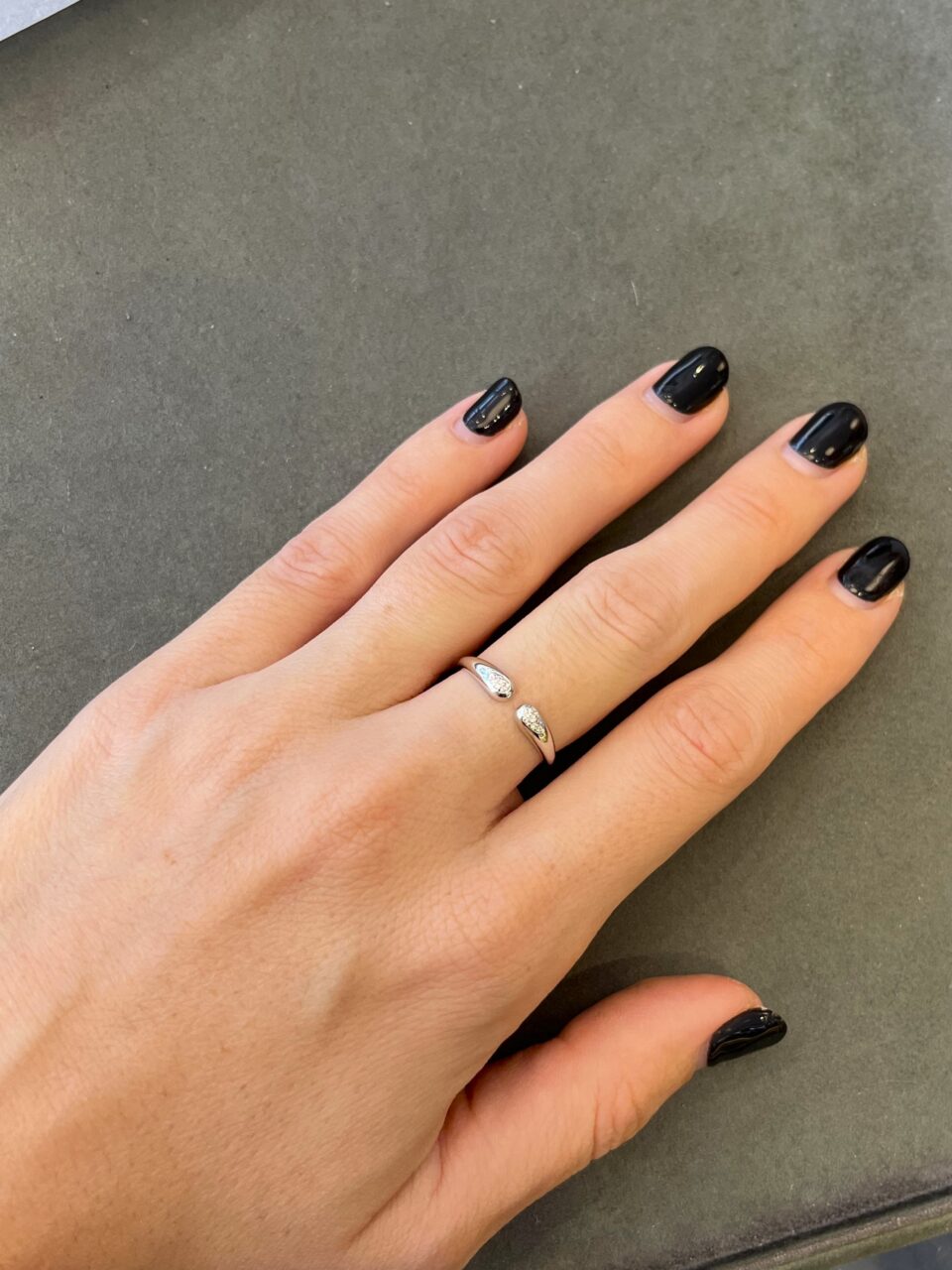 טבעת פתוחה יהלומים דגם הודיה זהב לבן