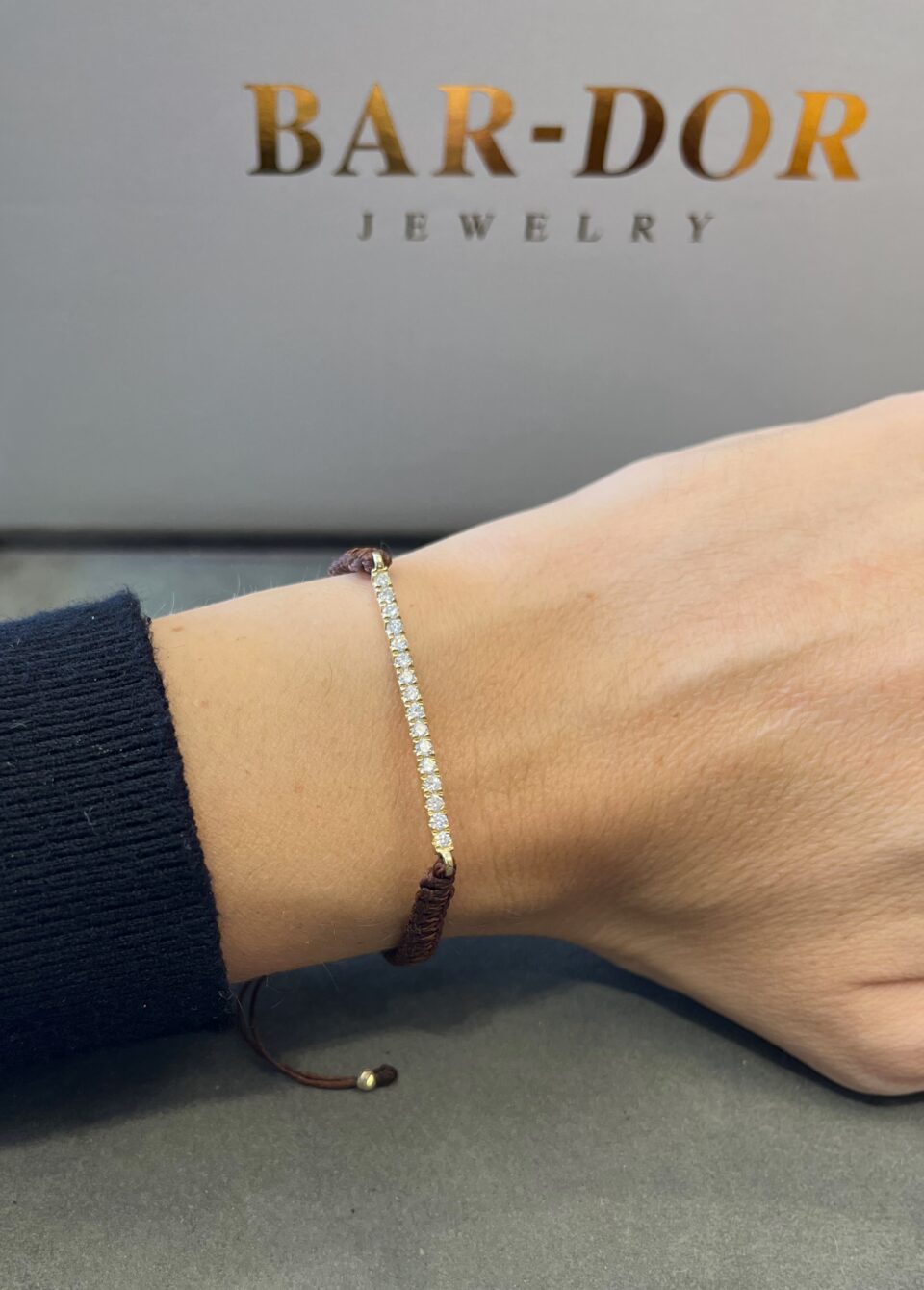 צמיד חוט ופלטה משובצת יהלומי מעבדה זהב צהוב