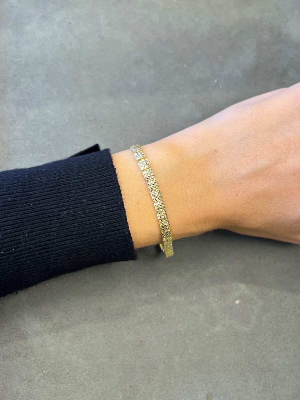 צמיד חריטות לייזר חוליות מרובעות מזהב 14 קראט