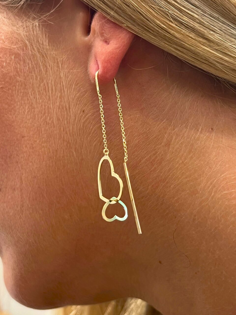 עגילי שרוך תלויים מזהב 14 קראט דגם לבבות