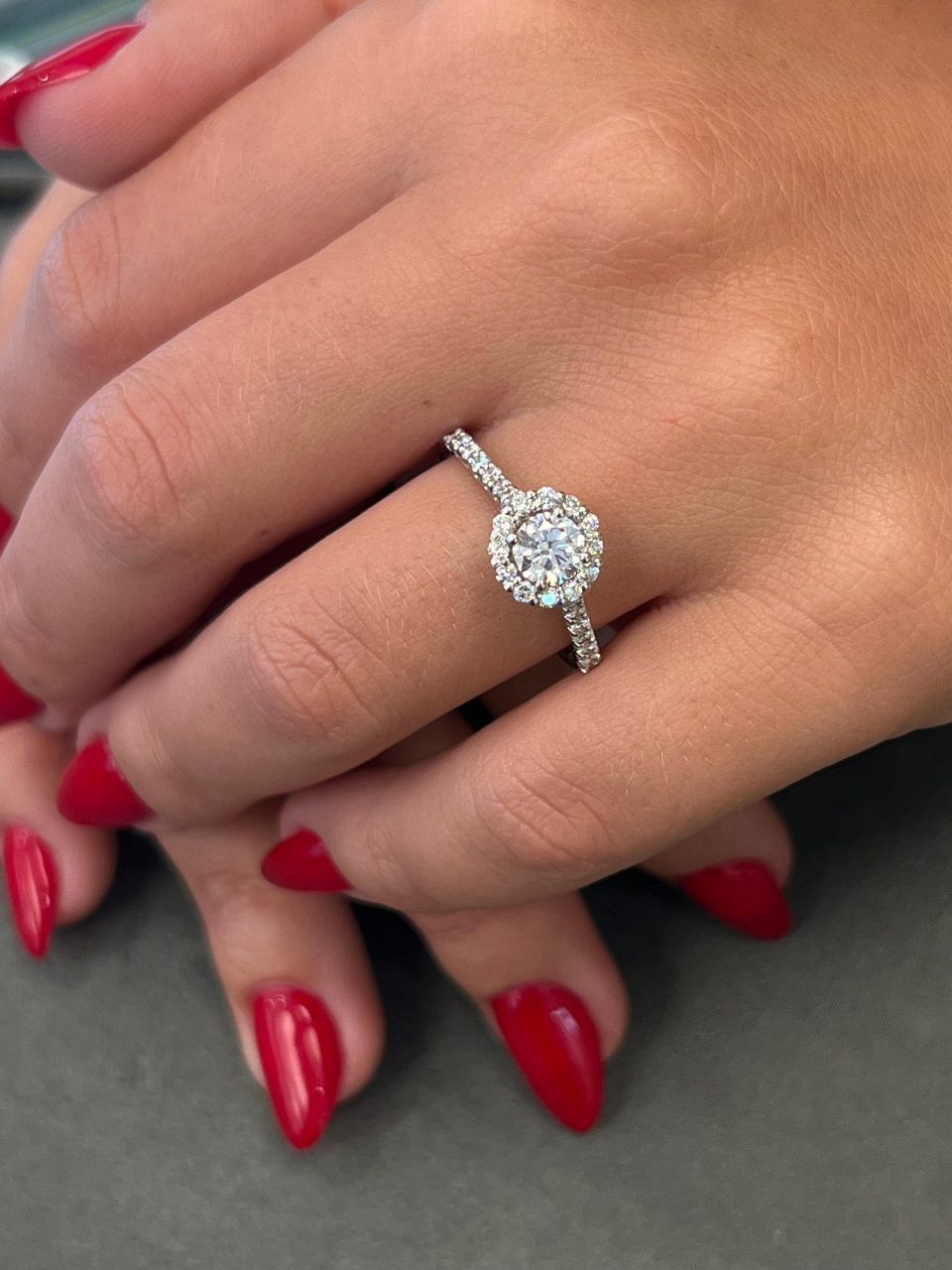 טבעת יהלומי מעבדה Shining Halo