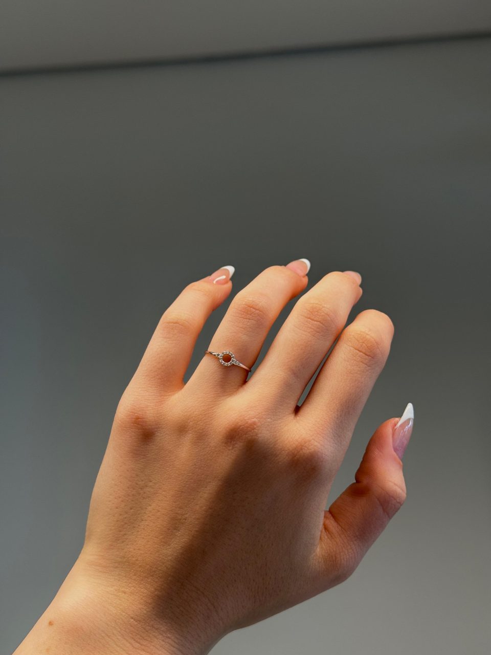 טבעת יהלומים עדינה דגם עמית - תכשיטי בר-דור