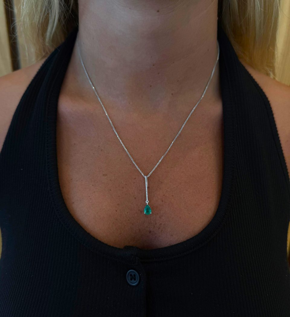 שרשרת ותליון אמרלד ויהלומים