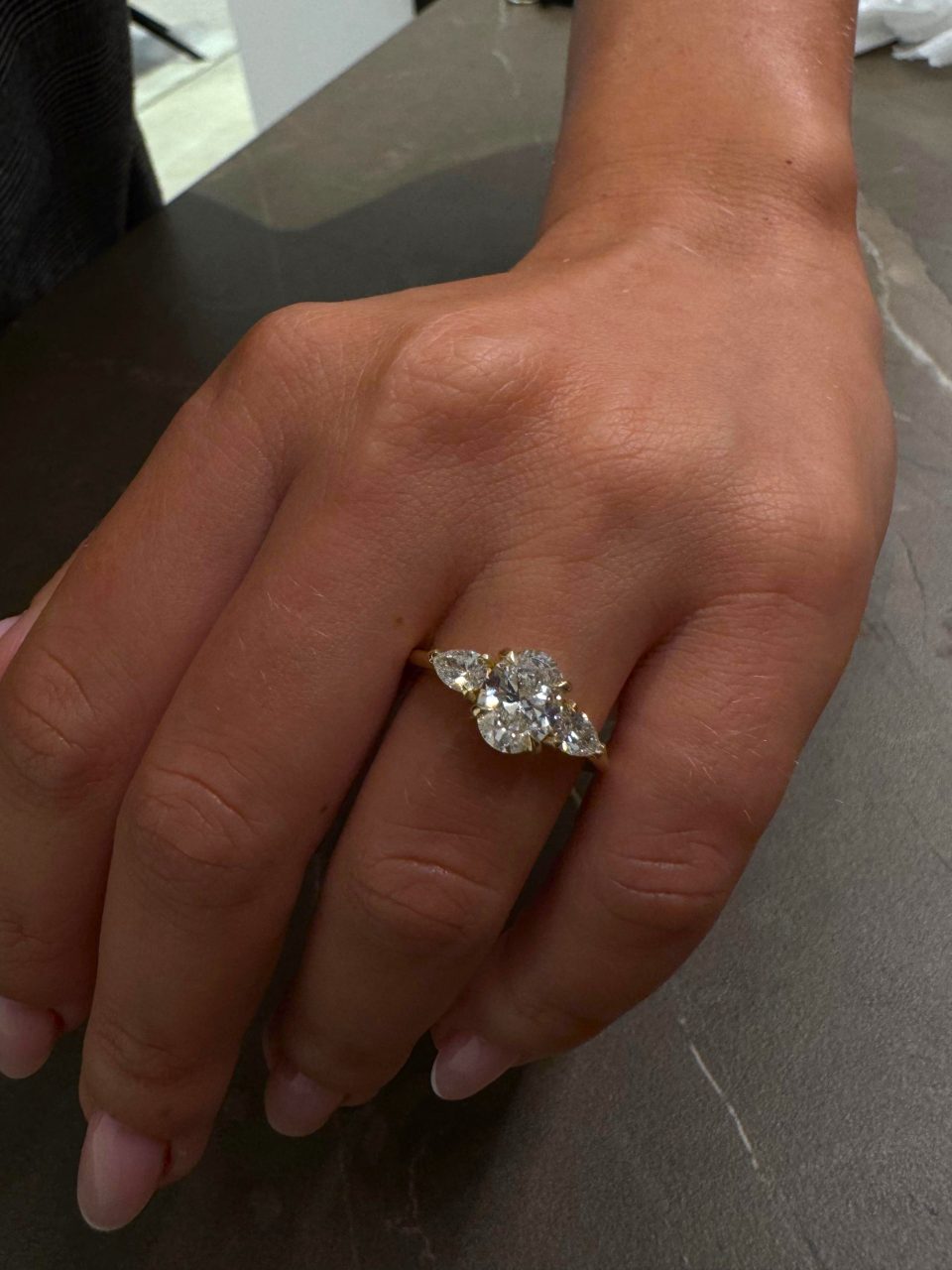 טבעת טריו יהלומי מעבדה Oval & Pears