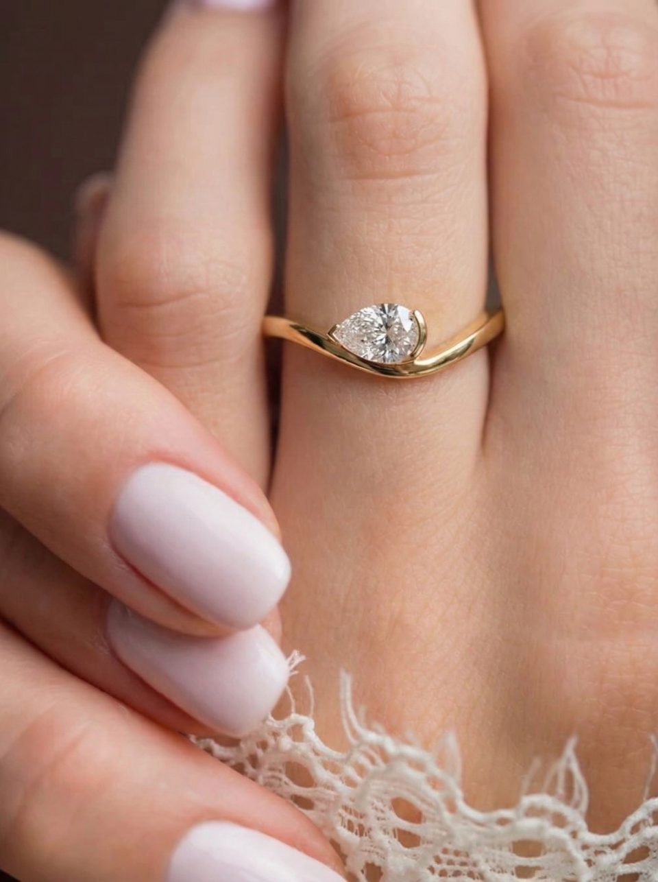 טבעת Pear Flow זהב 14 קראט יהלום מעבדה בחיתוך טיפה - תכשיטי בר-דור