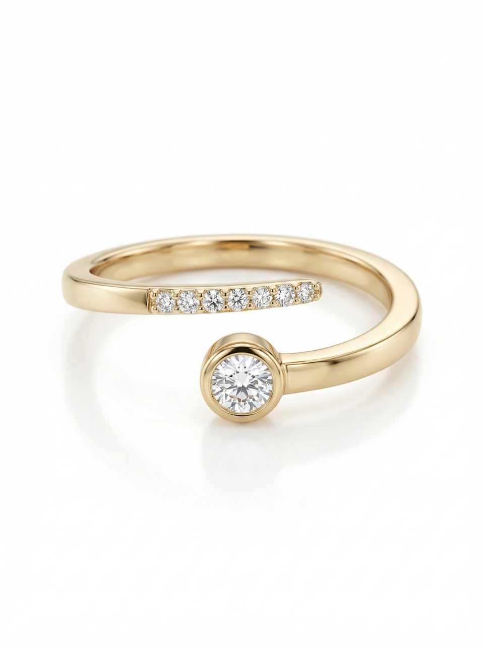 טבעת פתוחה יהלומים בשיבוץ בזל ופאווה – זהב 14 קראט