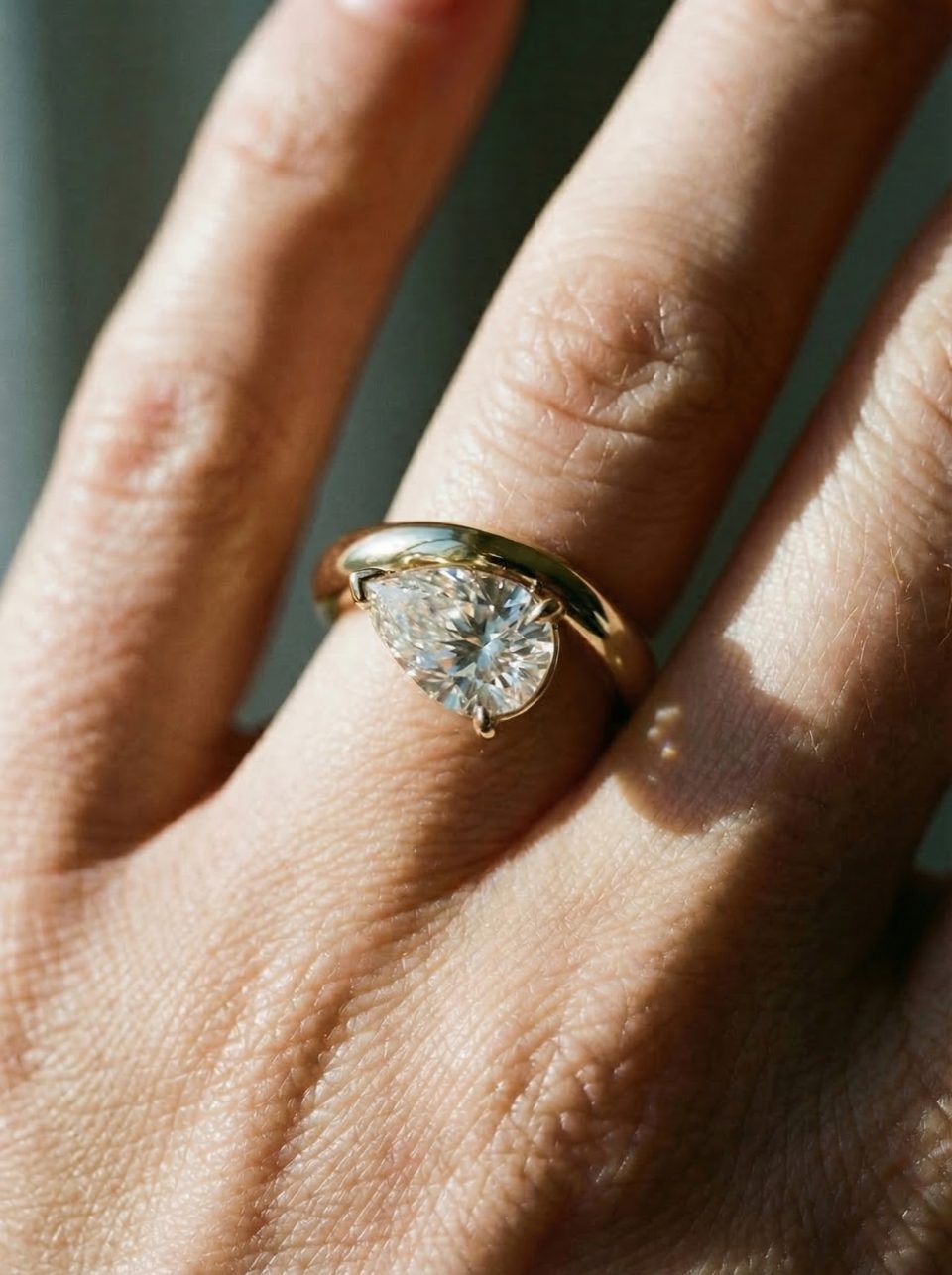 טבעת קונטור יהלום מעבדה טיפה על דוגמנית זהב צהוב 14 קראט - תכשיטי בר-דור