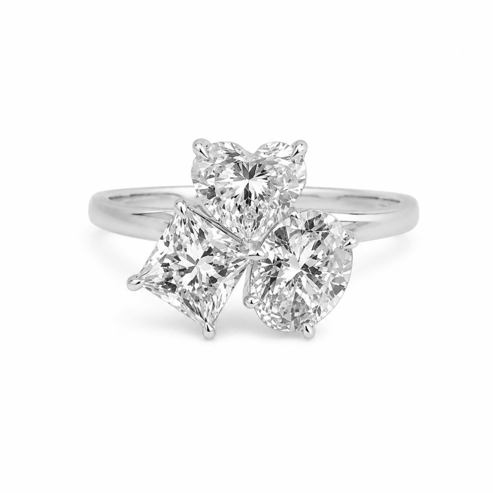 טבעת יהלומי מעבדה טריו לב אובל ופרינסס, זהב לבן 18 קראט - תכשיטי בר-דור